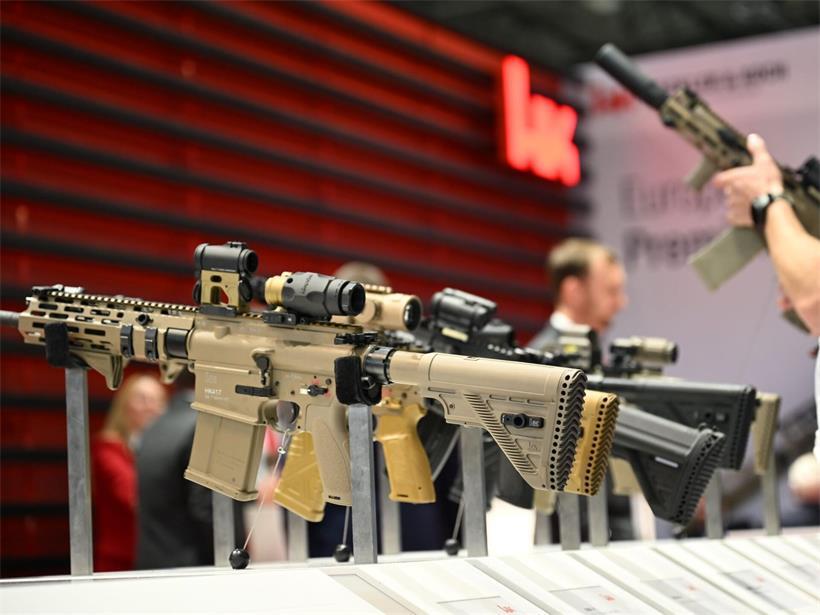  Die Rüstungsmesse Eurosatory in Paris: Frankreich fordert „europäische Präferenz“ beim Waffenkauf, doch die EU bleibt trotz hoher Ausgaben schlecht gerüstet