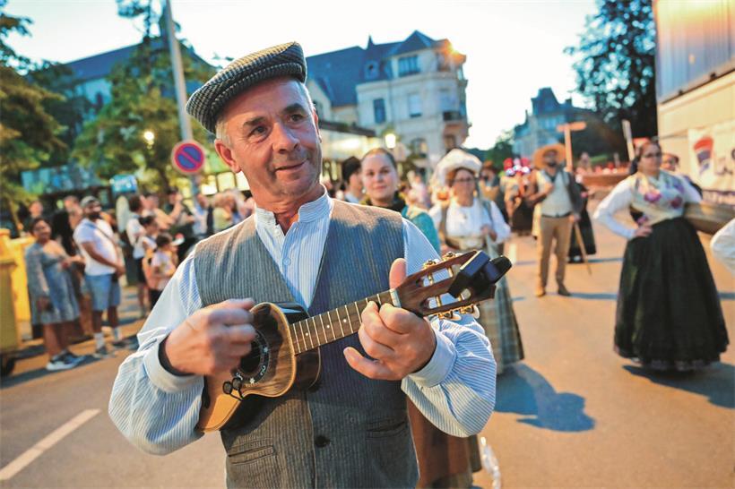 .. und Künstler zeigten die Vielfalt des Landes.