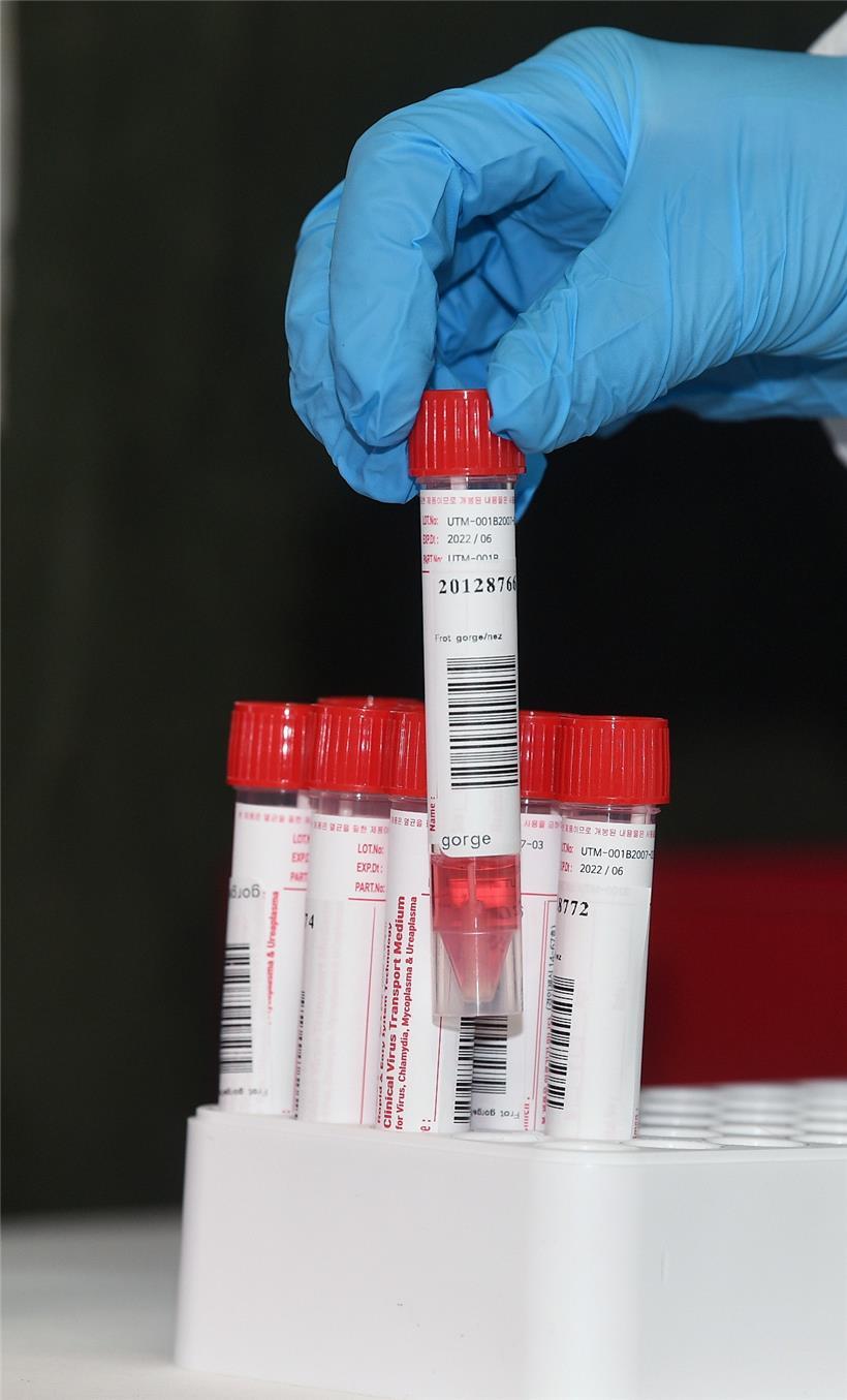 041220.HM. Reportage laboratoire national de santé (LNS) Covid-19 illustration test covid-19
