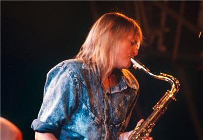 13.6.1987, Baden-Württemberg, Freiburg: Die britische Jazz-Saxofonistin Barbara Thomson tritt auf dem Eröffnungskonzert des fünften Internationalen Zelt-Musik-Festivals auf
