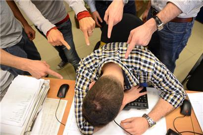 15 Prozent aller Arbeitnehmer geben an, bereits Opfer von Mobbing am Arbeitsplatz geworden zu sein
