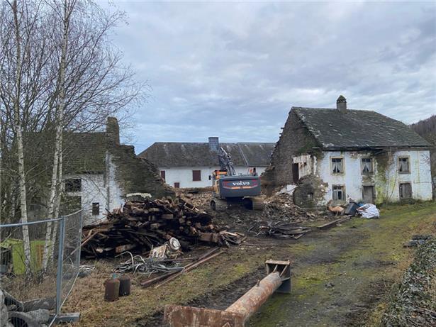 16. Dezember 2025: Sechs Wochen nach dem Zusammenbruch des Scheunendachs bot sich dieses Bild
