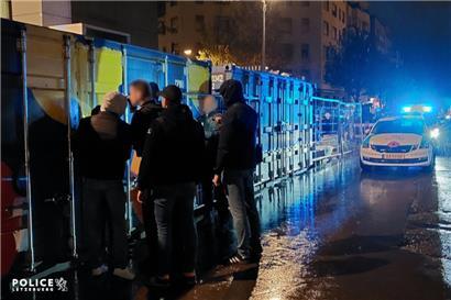 16 Polizeibeamte führten in der Nacht auf Freitag eine großangelegte Kontrolle durch
