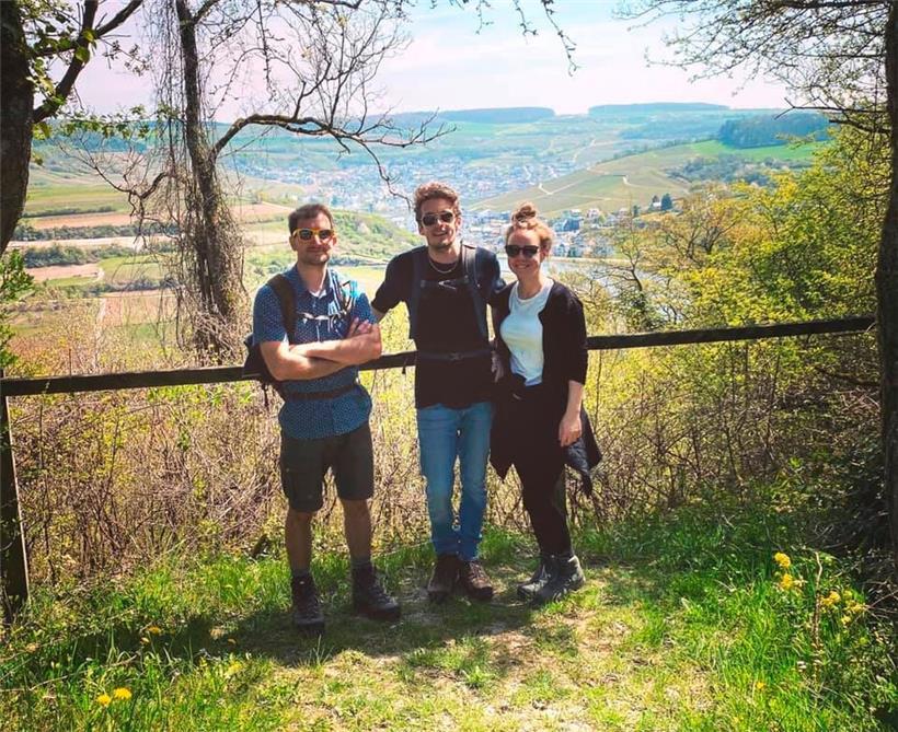 160 Kilometer gegen drei Freunde: Pol, Chris und Sophie wollen zu Fuß von Luxemburgs nördlicher Spitze bis nach Schengen wandern

