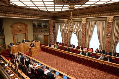 18 Frauen und 42 Männer sollen nach dem Willen der Wähler in der Chamber Platz nehmen
