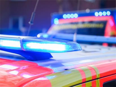 19 Stunden lag ein verletzter Motorradfahrer am Sonntag in einem Wald in Rheinland-Pfalz, bis er von Insassen eines vorbeikommenden Autos gefunden wurde