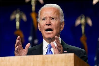 20.08.2020, USA, Wilmington: Joe Biden, demokratischer Präsidentschaftskandidat, spricht während des Parteitages der US-Demokraten. Biden hat die Nominierung der US-Demokraten als Präsidentschaftskandidat angenommen und ist damit offiziell der Herausforderer des republikanischen Amtsinhabers Trump bei der Wahl im November. Foto: Andrew Harnik/AP/dpa +++ dpa-Bildfunk +++
