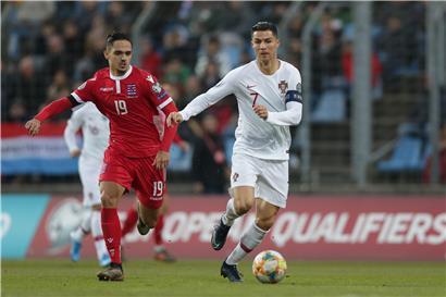 2019 war Cristiano Ronaldo (r.) zum letzten Mal in offizieller Mission in Luxemburg 
