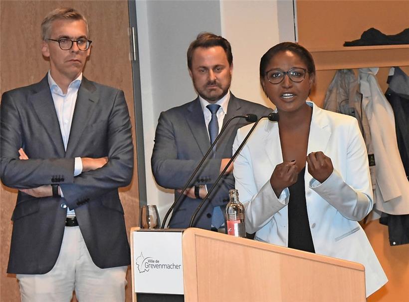 2019 zeigte sich die Politprominenz noch gerne mit Monica Semedo: links Grevenmachers Bürgermeister Leon Gloden, in der Mitte Premierminister Xavier Bettel 
