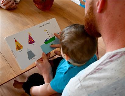 2021 haben 6.186 Männer vom Elternurlaub profitiert
