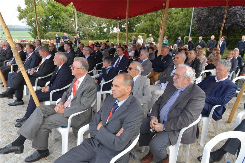 20210831 Wiltz , monument national de la Greve du 31-08-1942 , depot de erge , S...