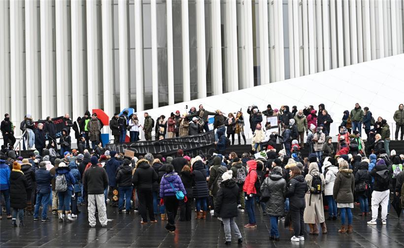 20220129, Luxembourg, Glacis/Philharmonie, Manifestation anti-mesures Covid-19, ...