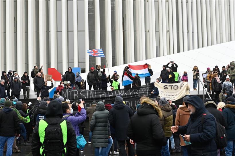 20220129, Luxembourg, Glacis/Philharmonie, Manifestation anti-mesures COVID-19, ...