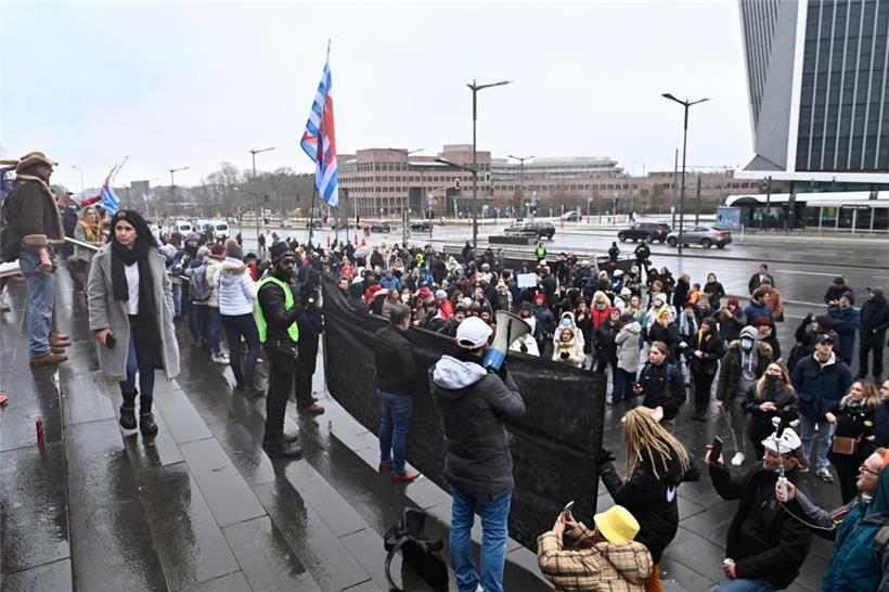 20220129, Luxembourg, Glacis/Philharmonie, Manifestation anti-mesures COVID-19, ...