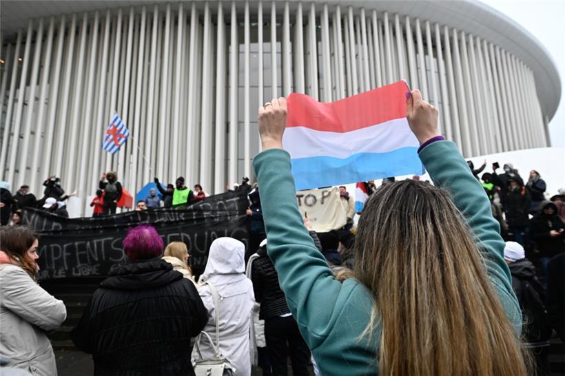 20220129, Luxembourg, Glacis/Philharmonie, Manifestation anti-mesures COVID-19, ...