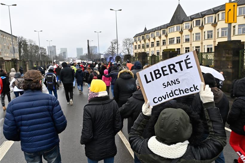 20220129, Luxembourg, Glacis/Philharmonie, Manifestation anti-mesures COVID-19, ...