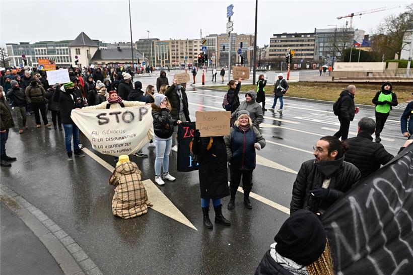 20220129, Luxembourg, Glacis/Philharmonie, Manifestation anti-mesures COVID-19, ...