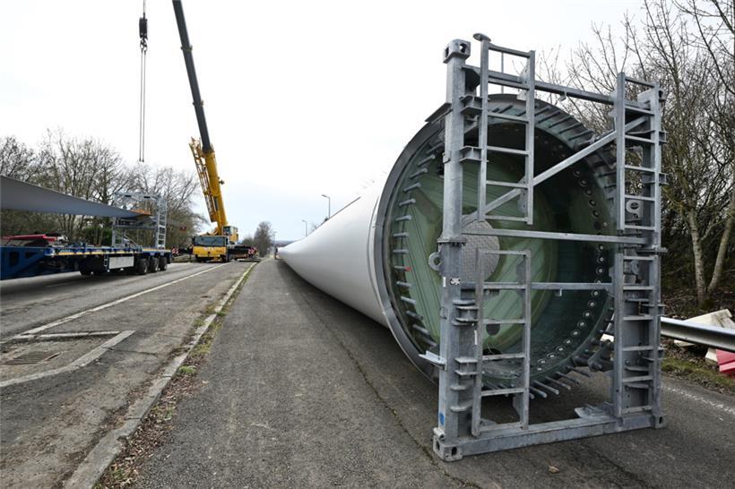 20230328 Pontpierre , rte de Luxembourg , et , Mettendall , livraison des rotors...