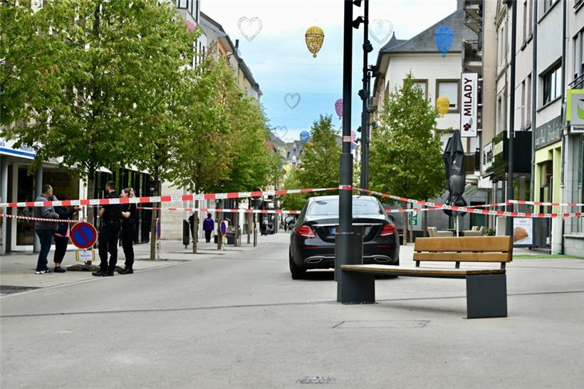 20230828 Dudelange , Avenue Grande-Duchesse Charlotte , voiture arrêtée par la police , Foto: Editpress/Alain Rischard
