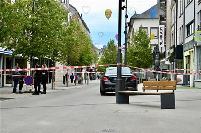 20230828 Dudelange , Avenue Grande-Duchesse Charlotte , voiture arrêtée par la police , Foto: Editpress/Alain Rischard
