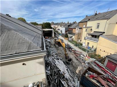 22092021. Esch-sur-Alzette, 44 rue du Canal. Démolition des anciens locaux du Tageblatt. Photo © Editpress/Julien Garroy
