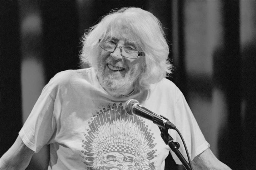 22.7. John Mayall (90): Der britische Bluesmusiker und Songwriter galt als einer...