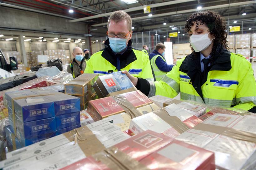 23 Beamte waren drei Monate lang im Einsatz, um die Schmuggelware zu sichern
