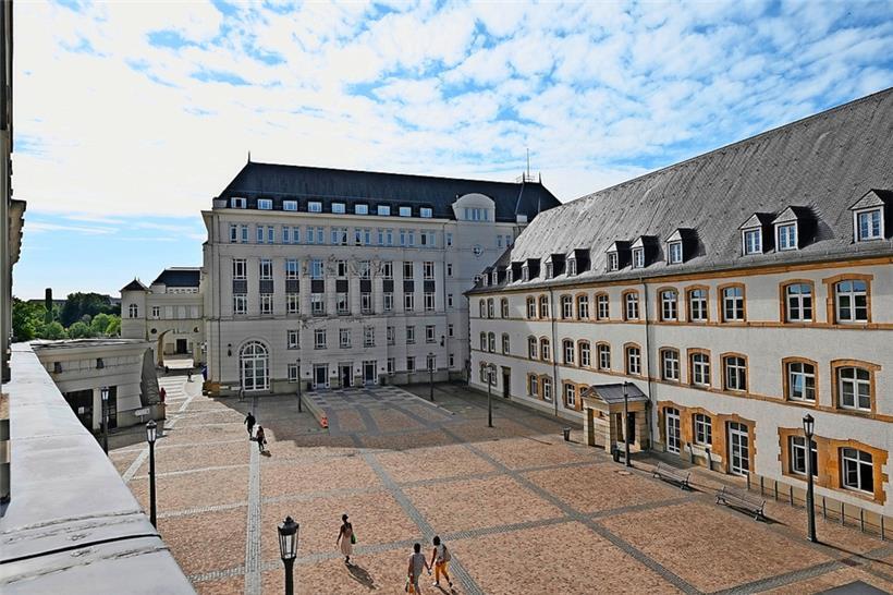 2.500 Euro Strafe sowie jeweils 1.000 Euro Schadensersatz an die Kläger lautet das Urteil des Bezirksgerichts Luxemburg
