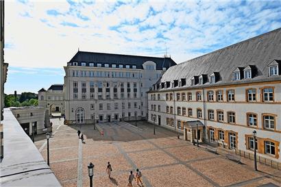 2.500 Euro Strafe sowie jeweils 1.000 Euro Schadensersatz an die Kläger lautet das Urteil des Bezirksgerichts Luxemburg
