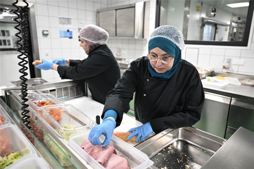 260 Sandwiches müssen belegt werden