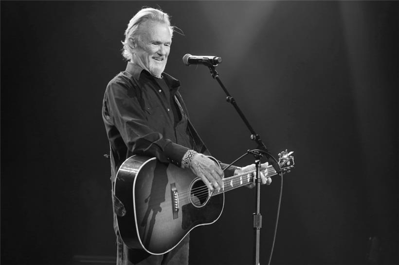 28.9. Kris Kristofferson (88): Der US-Country-Sänger galt als einer der bedeuten...