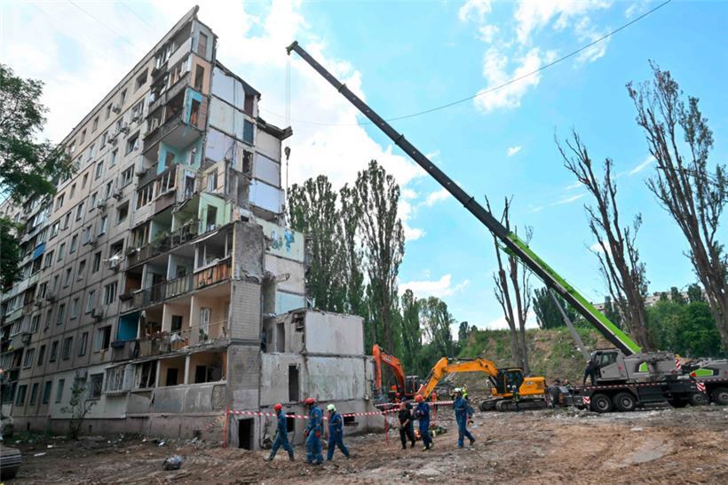 31 Menschen wurden bei einem russischen Angriff auf dieses Wohnhaus in Kiew, weitab von der Front, getötet
