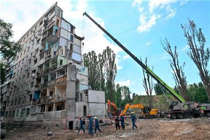 31 Menschen wurden bei einem russischen Angriff auf dieses Wohnhaus in Kiew, weitab von der Front, getötet
