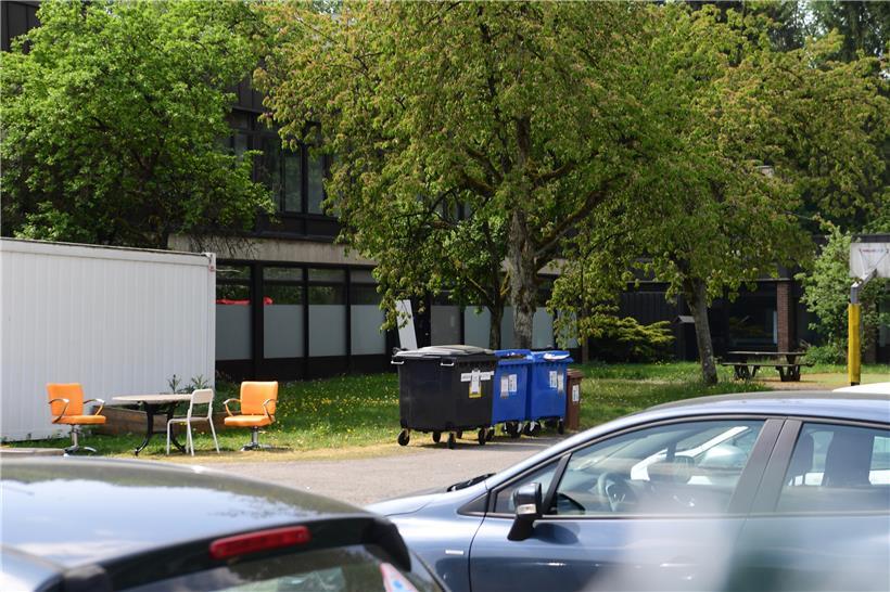 39 infizierte Geflüchtete mit leichten Covid-19-Symptomen werden zurzeit in der früheren Ediff-Schule auf dem Gebiet der Gemeinde Monnerich betreut. Insgesamt stehen dort 100 Betten zur Verfügung.
