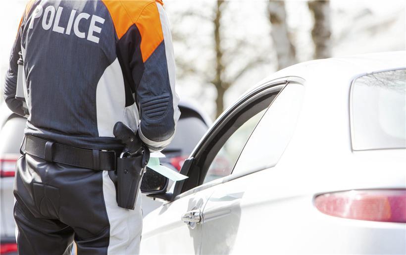 440 Raser verlieren im vergangenen Jahr ihren Führerschein direkt an der Unfallstelle wegen Geschwindigkeitsüberschreitung