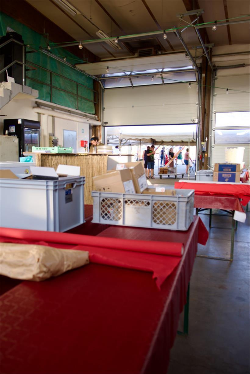 61 Crew-Mitglieder ermöglichen das „Spaghettisfest“
