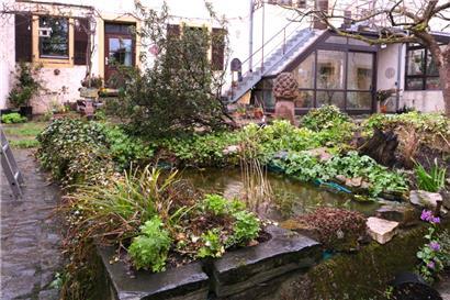 75 Prozent der europäischen Bevölkerung leben in Städten. Im mediterranen Garten von Schwebsingen werden private Gartenbesitzer beraten, wie sie Biodiversität im eigenen Garten umsetzen können. Außerdem ist dort eine Datenbank mit 50.000 bestimmten Sorten entstanden – ein Schwerpunkt liegt auf regionalen Obstsorten. 
