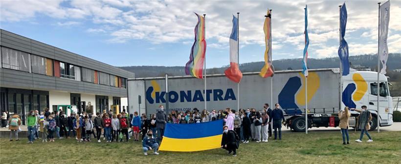 80 Tonnen Spenden haben Schüler, Lehrer und Firmen aus dem Dreiländereck im Schengen-Lyzeum innerhalb kürzester Zeit gesammelt. Der Transport geht an die Partnerschule im polnischen Lancut, nur 80 Kilometer von der Grenze zur Ukraine entfernt.
