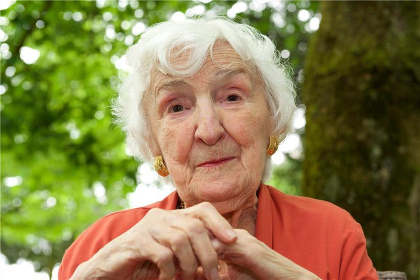 95. Geburtstag: Julie Muller-Barthélemy im Mai 2016  
