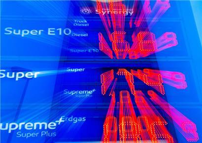 98er-Benzin kostet ab Donnerstag 1,636 Euro pro Liter
