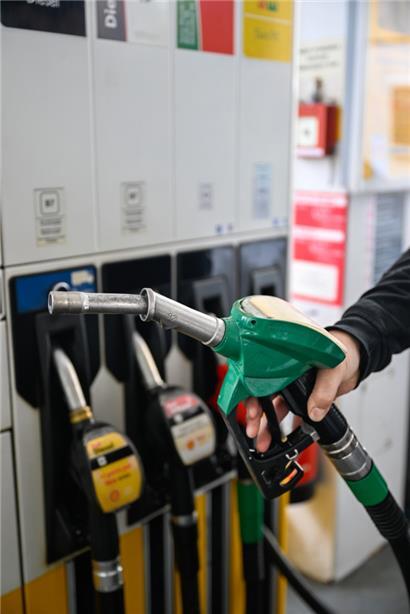 98er-Benzin und Diesel werden ab Dienstag günstiger

