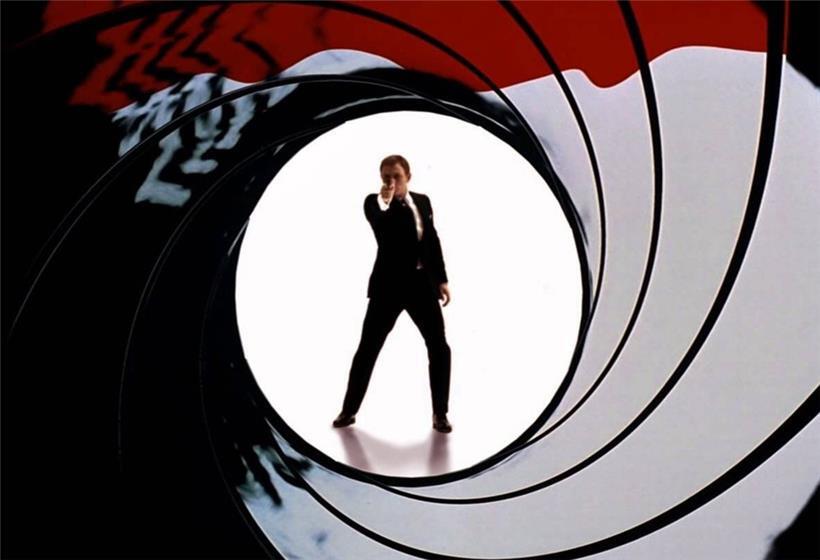 A View To A Kill: Die „Gun Barrel Sequence“ ist nur eine der Zutaten, aus denen seit 60 Jahren ein echter Bond gemixt wird
