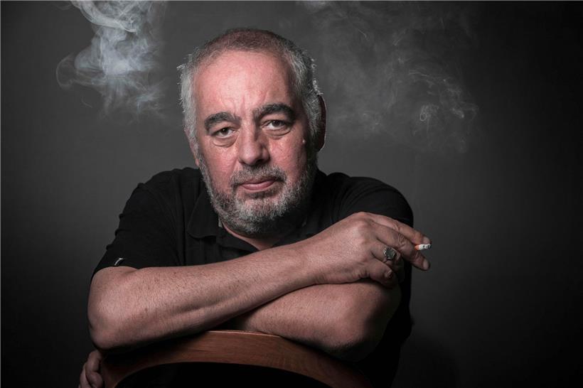 A arrêté de fumer: l’auteur Philippe Jaenada
