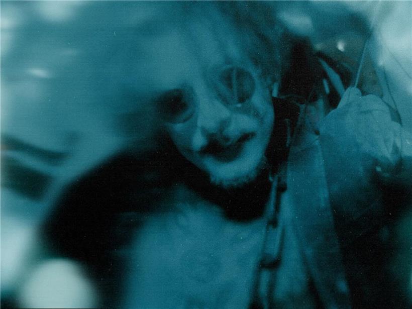 Ultraworld Live-Auftritt im Gudde Wëllen, energiegeladenes Musik-Event mit Band auf der Bühne