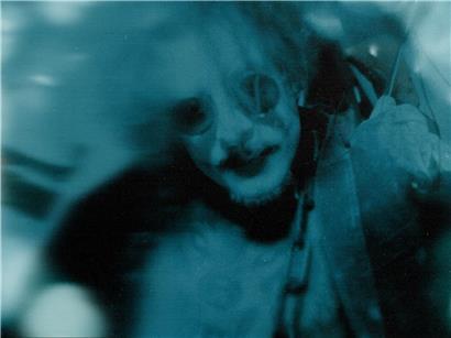 Ultraworld Live-Auftritt im Gudde Wëllen, energiegeladenes Musik-Event mit Band auf der Bühne