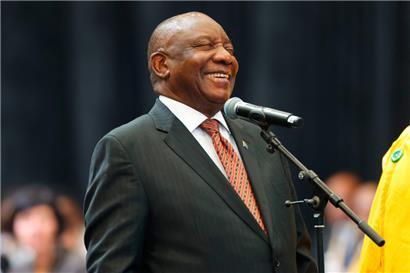 ANC-Chef Cyril Ramaphosa bleibt Präsident in Südafrika
