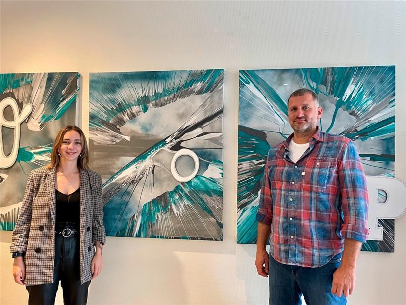 APEMH-Mitarbeiterin Sophie Cardone und der Direktionsbeauftragte Dan Fischer
