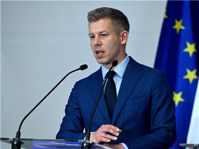 Peter Magyar, Vorsitzender der Tisza-Partei, spricht bei Pressekonferenz in Budapest nach Wahlsieg und Systemwende in Ungarn