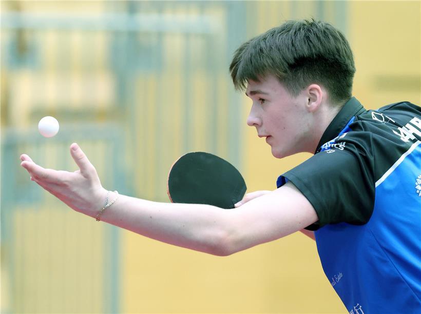 Aaron Sahr erzielt zwei Tore und sichert Howald den Sieg im spannenden Fußballspiel