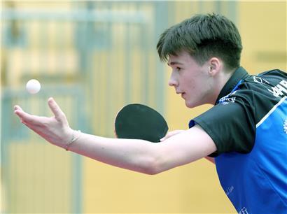 Aaron Sahr erzielt zwei Tore und sichert Howald den Sieg im spannenden Fußballspiel